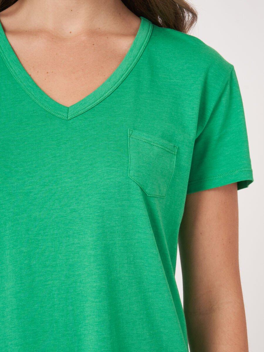 Repeat Cashmere Basic Dames T-shirt Met V-hals En Borstzak