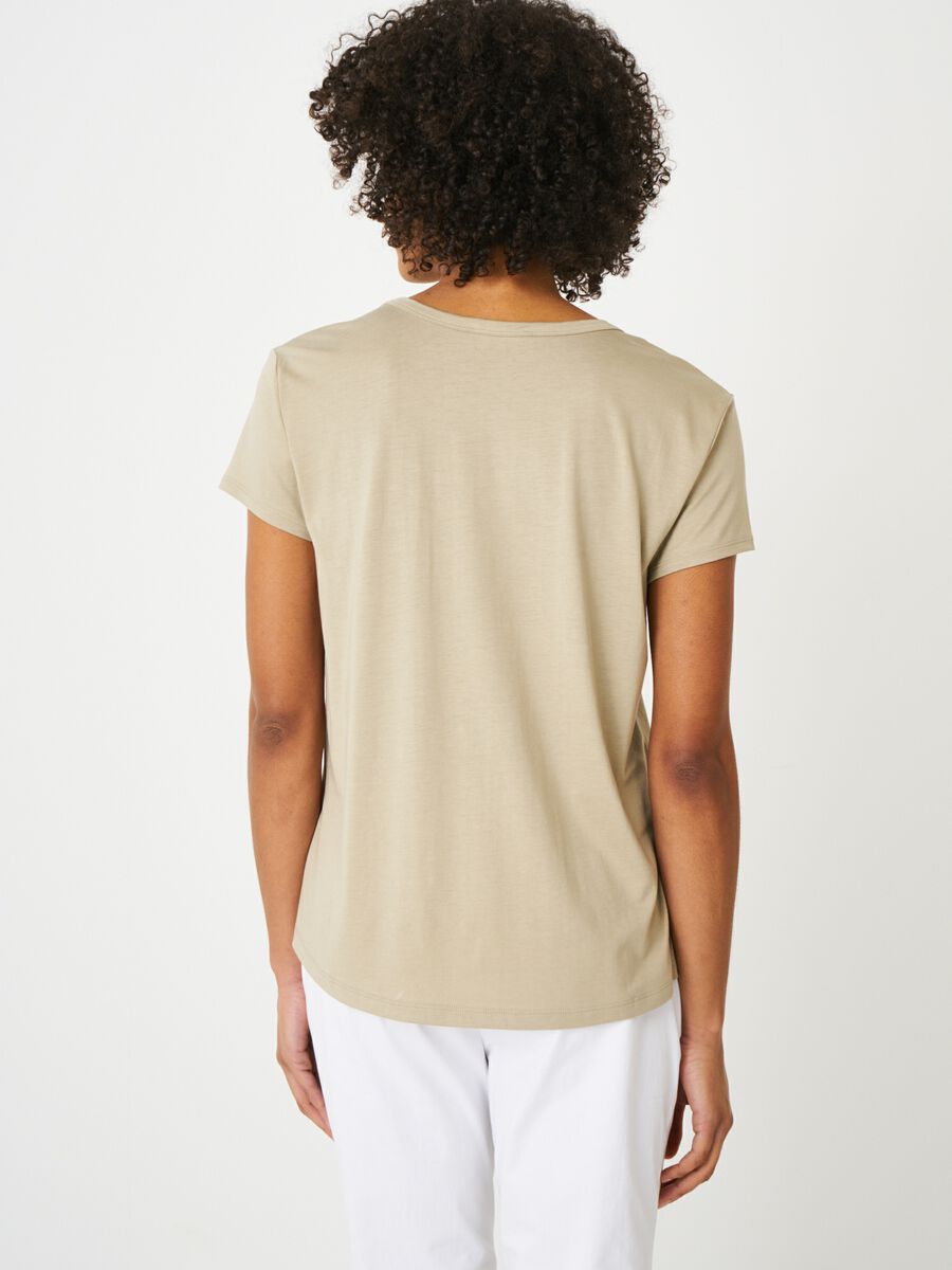 Repeat Cashmere Basic Dames T-shirt Met V-hals En Borstzak