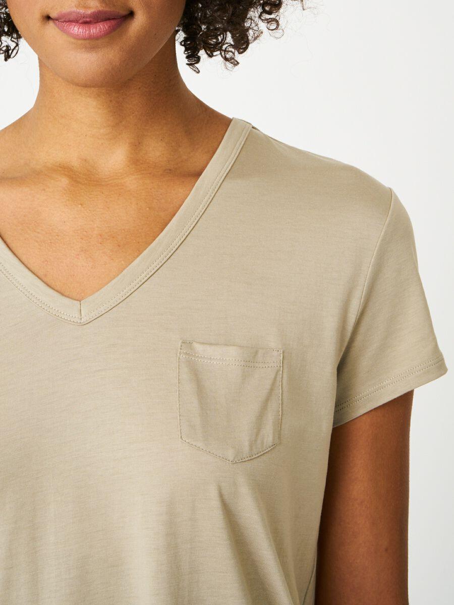 Repeat Cashmere Basic Dames T-shirt Met V-hals En Borstzak