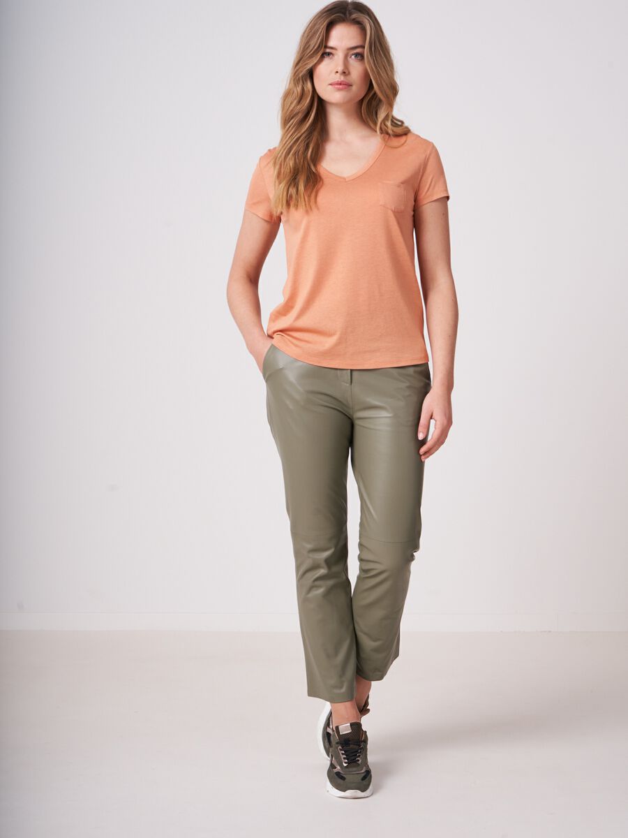 Repeat Cashmere Basic Dames T-shirt Met V-hals En Borstzak