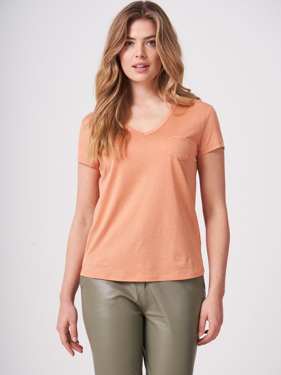 repeat cashmere Basic dames T-shirt met V-hals en borstzak