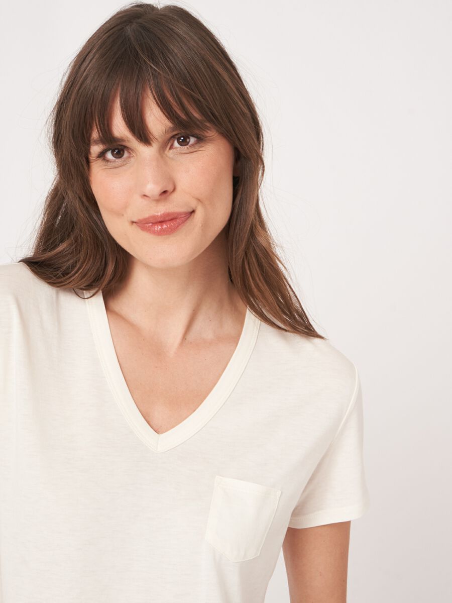Repeat Cashmere Basic Dames T-shirt Met V-hals En Borstzak