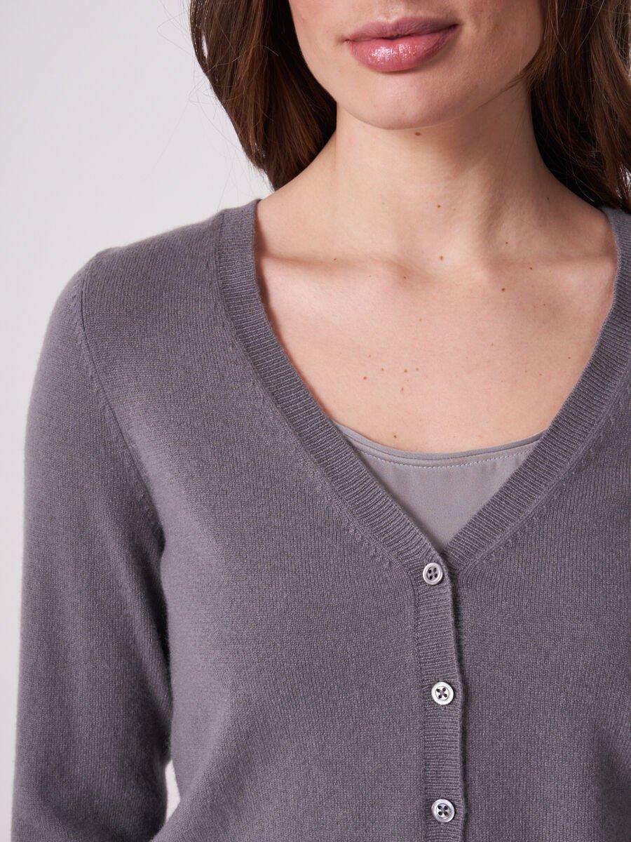 Repeat Cashmere Basic Fijngebreid Vest Met V-hals Van Biologisch Cashmere