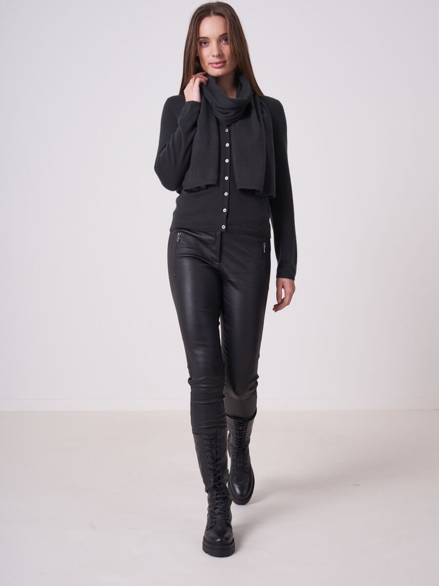 Repeat Cashmere Basic Fijngebreid Vest Met V-hals Van Biologisch Cashmere