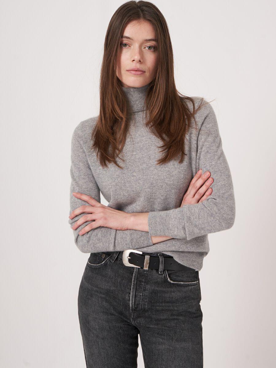 repeat cashmere Basic organisch cashmere trui met rolkraag