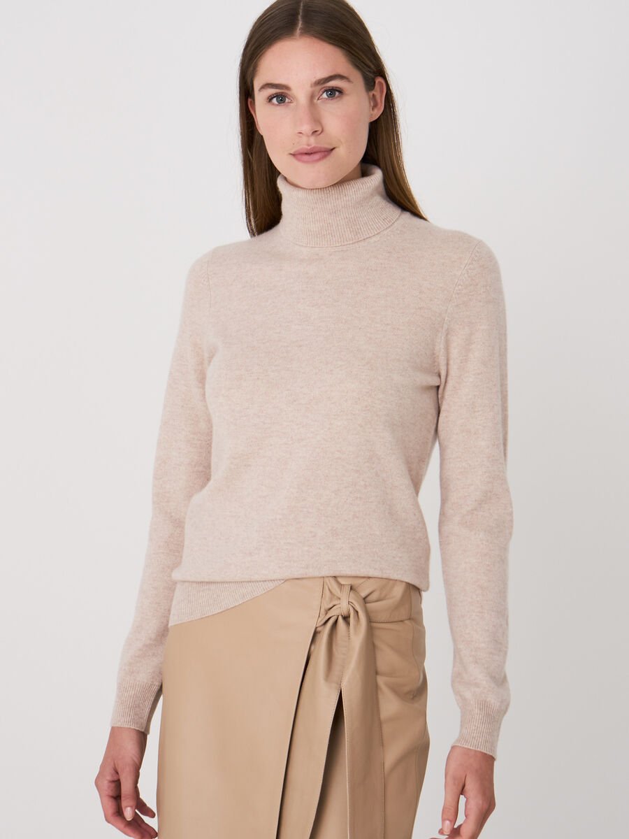 repeat cashmere Basic organisch cashmere trui met rolkraag