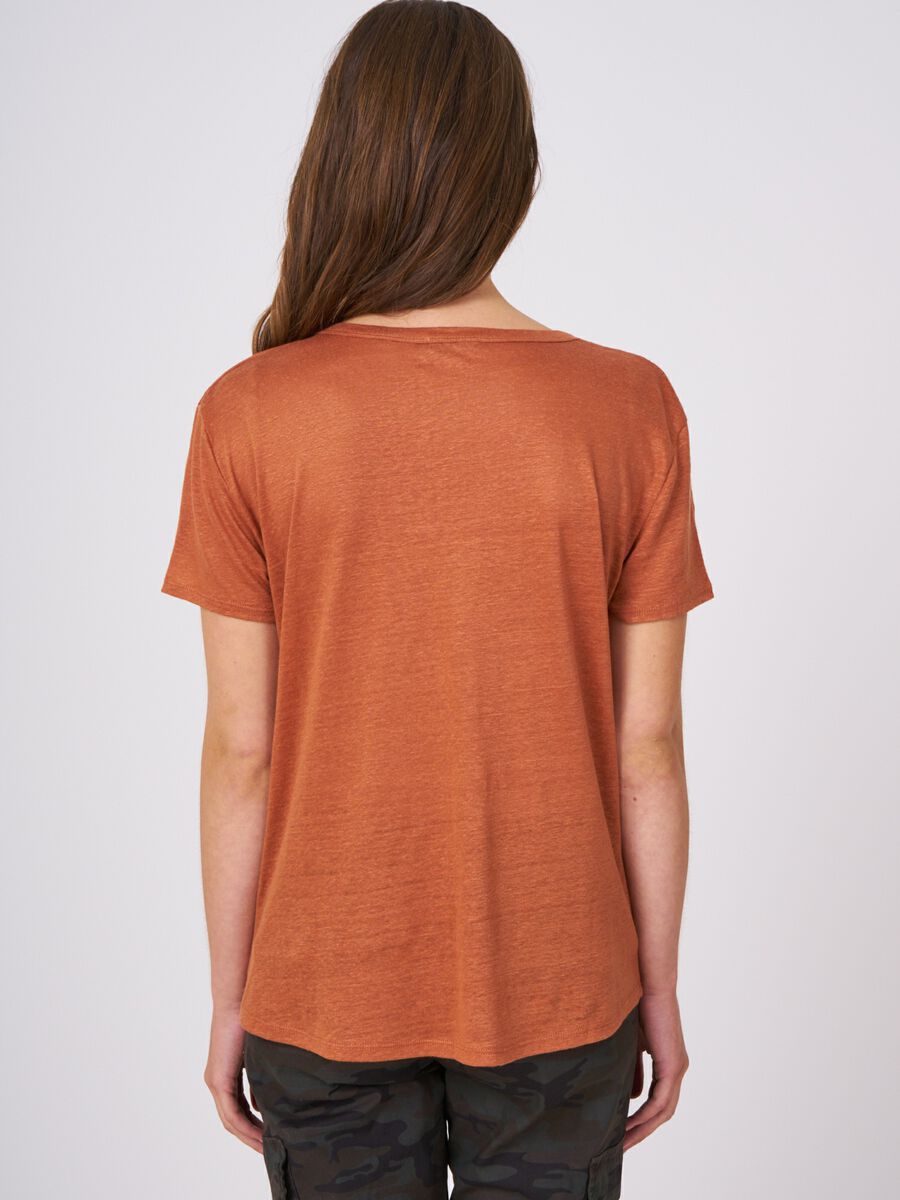 Repeat Cashmere Basic Puur Linnen V-hals T-shirt Met Borstzakje
