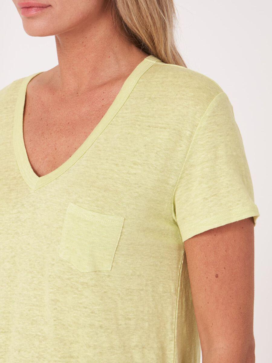 Repeat Cashmere Basic Zuiver Linnen V-hals T-shirt Met Borstzakje