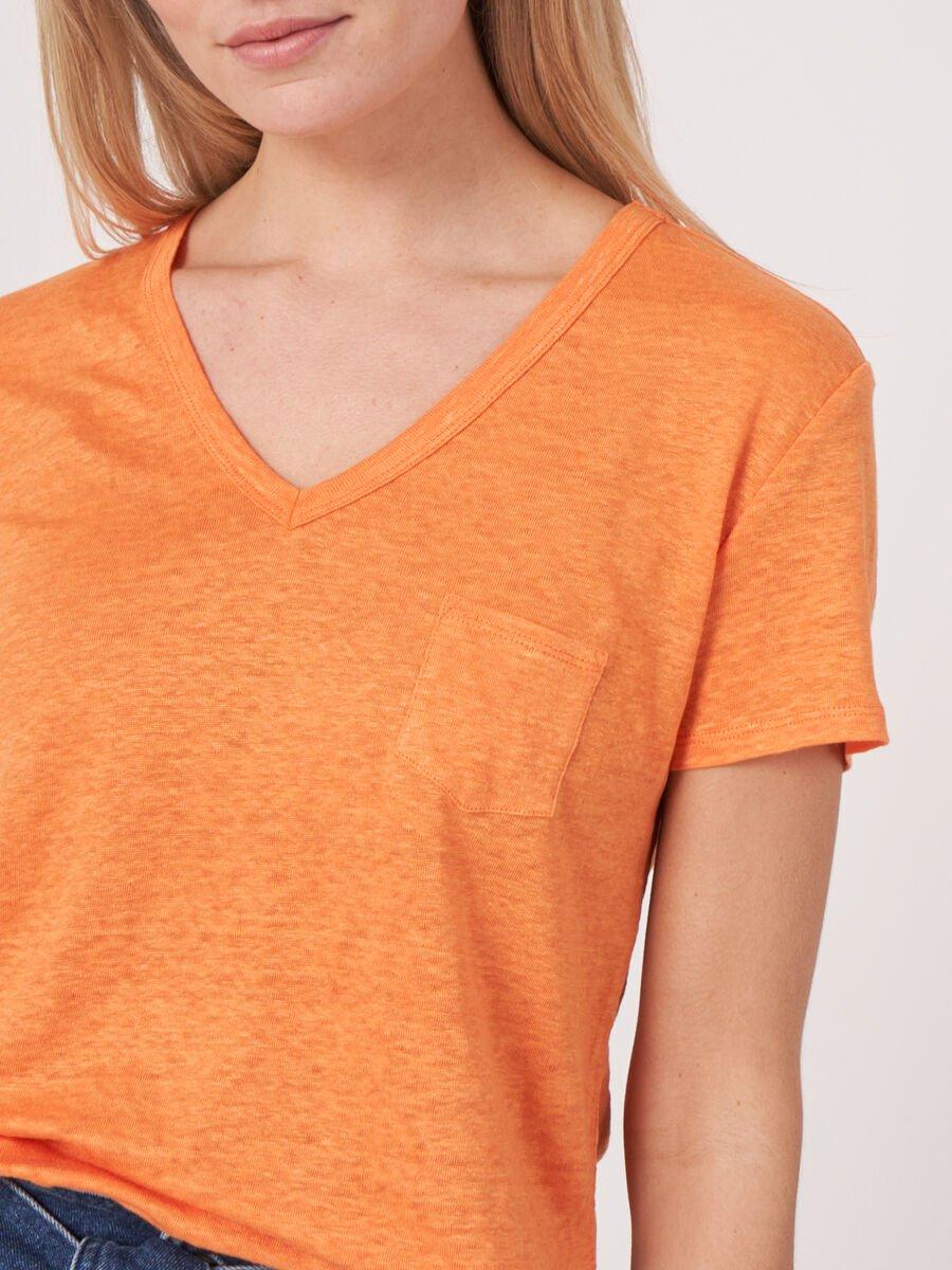 Repeat Cashmere Basic Zuiver Linnen V-hals T-shirt Met Borstzakje