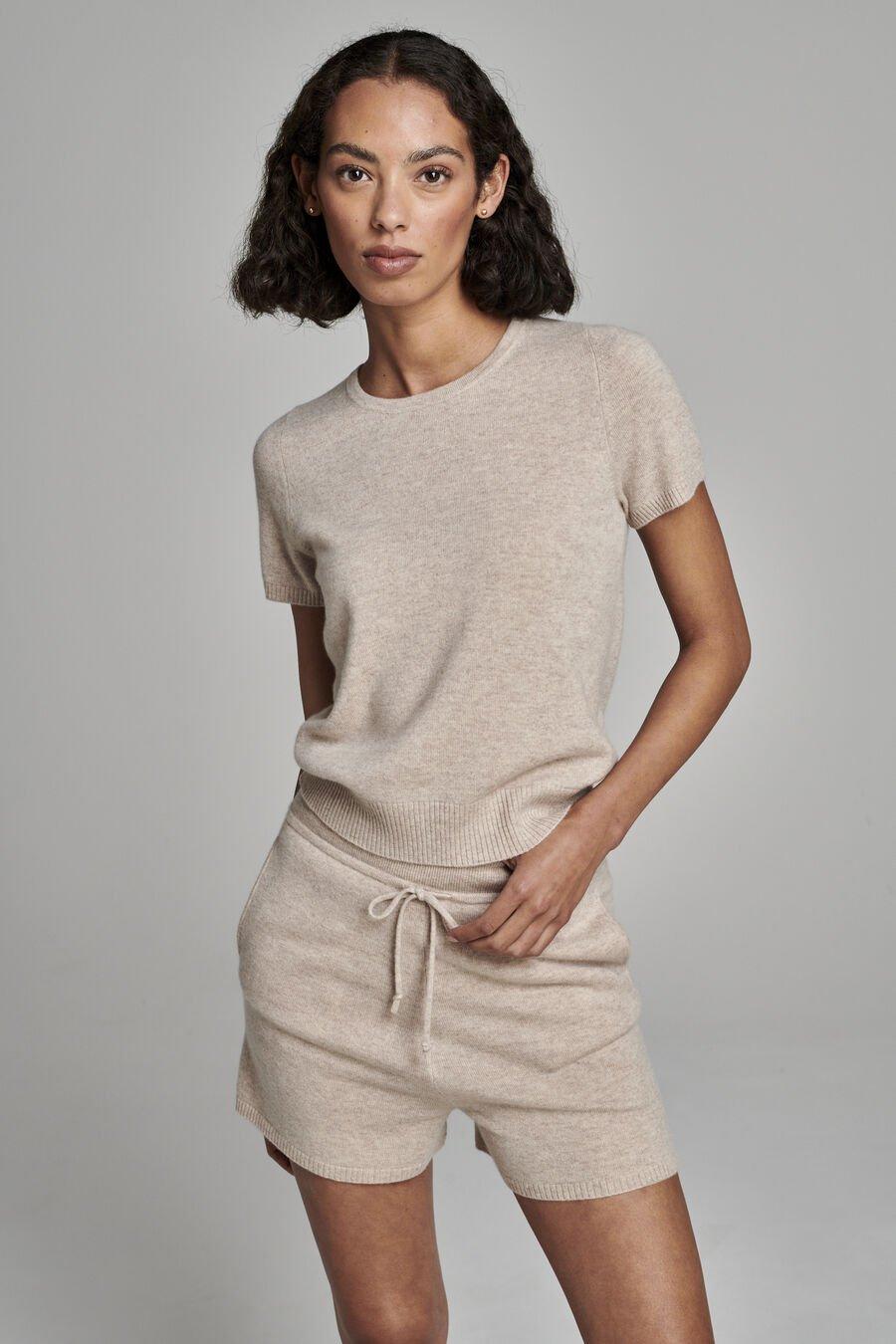 Repeat Cashmere Fijn Gebreid Biologisch Cashmere Sweater Met Korte Mouw
