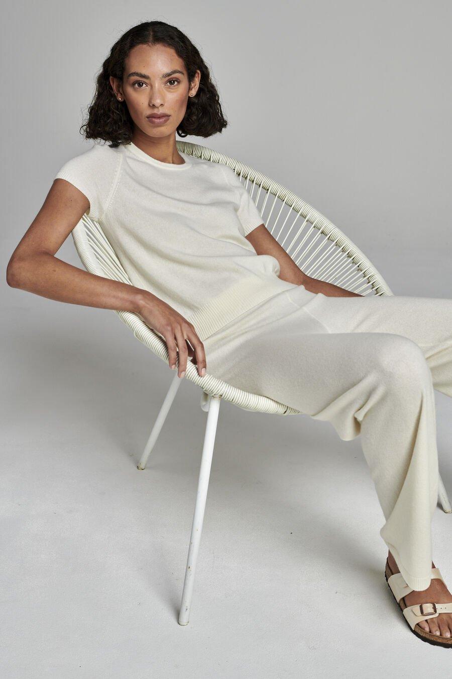 repeat cashmere Fijn gebreid biologisch cashmere sweater met korte mouw