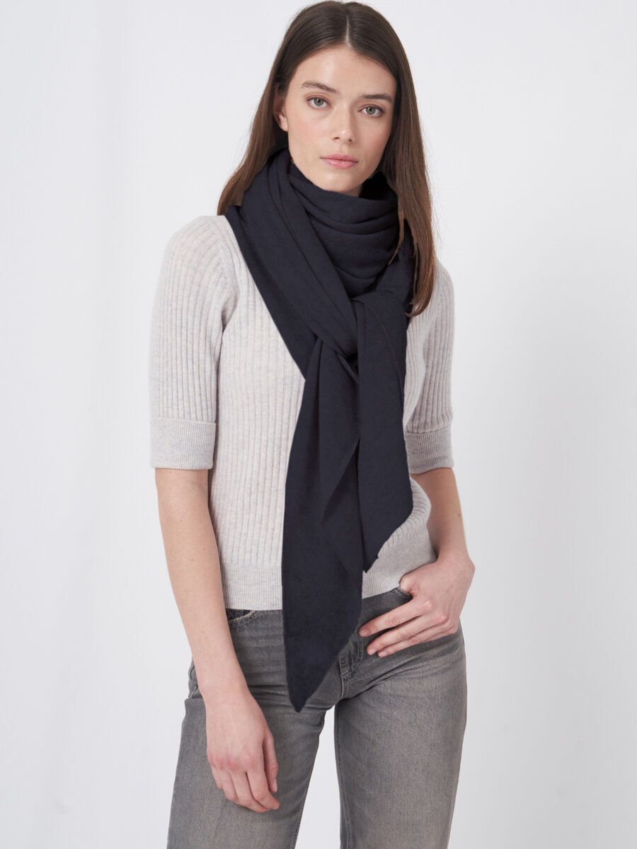 Repeat Cashmere Fijngebreide Organisch Cashmere Driehoekige Sjaal