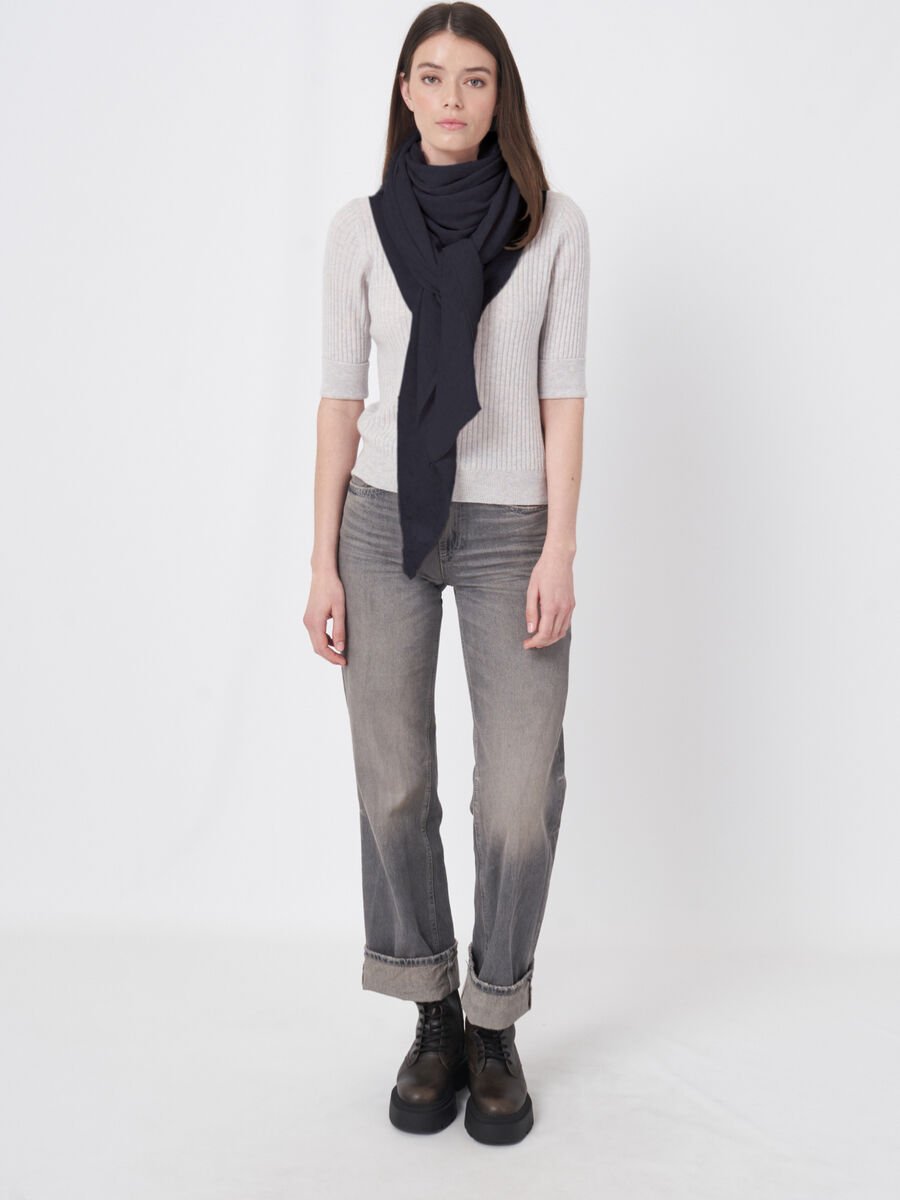 Repeat Cashmere Fijngebreide Organisch Cashmere Driehoekige Sjaal