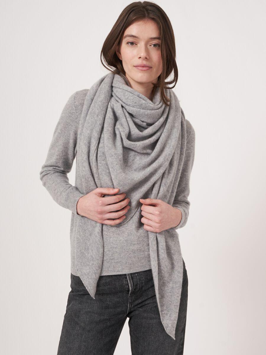 Repeat Cashmere Fijngebreide Organisch Cashmere Driehoekige Sjaal