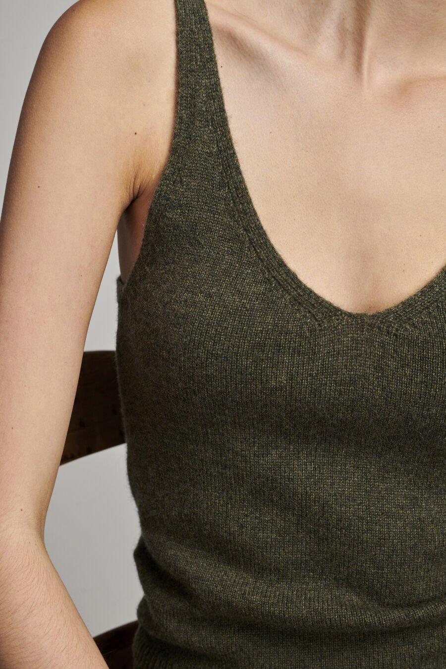 Repeat Cashmere Gebreide Top Met Diepe V-hals Van Biologisch Cashmere