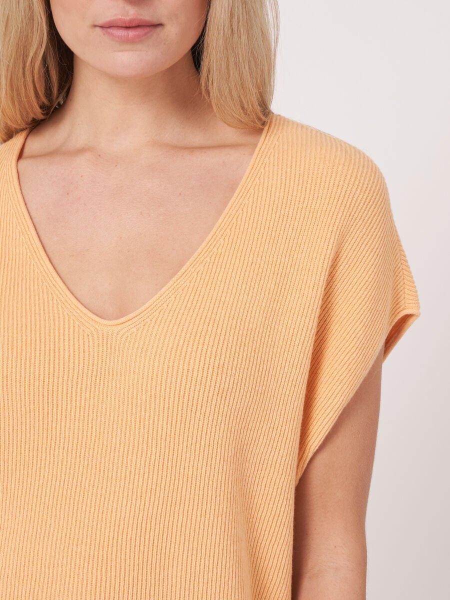 Repeat Cashmere Gebreide V-hals Top Met Fijne Ribtextuur Van Cashmere-katoenmix