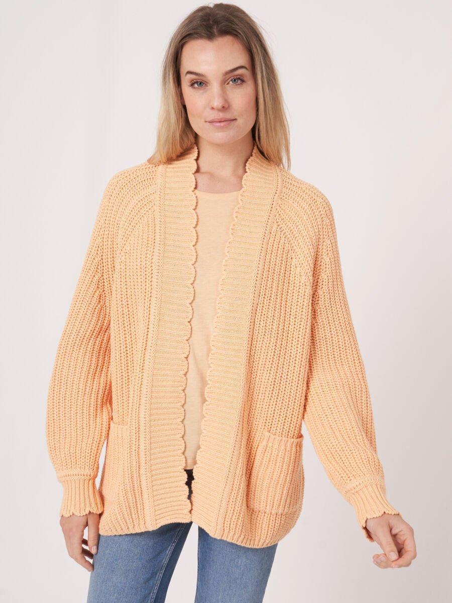 repeat cashmere Grof gebreid vest met golvend detail