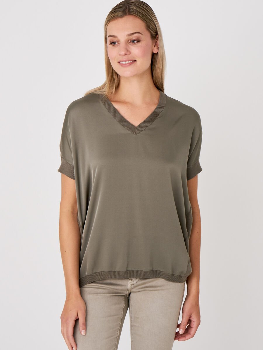 repeat cashmere Mouwloze V-hals trui met zijde aan voorkant