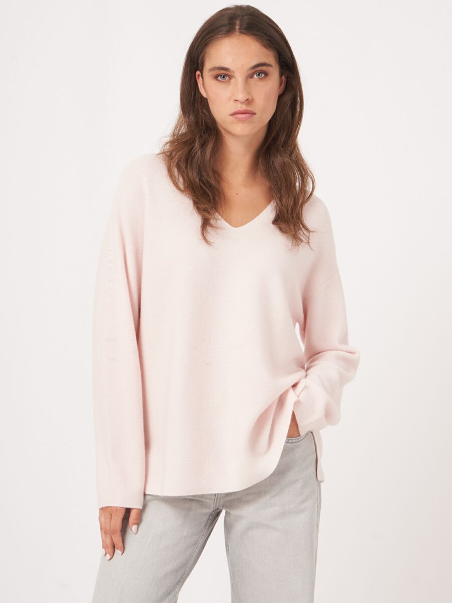repeat cashmere Naadloos gebreide cashmere trui met V-hals