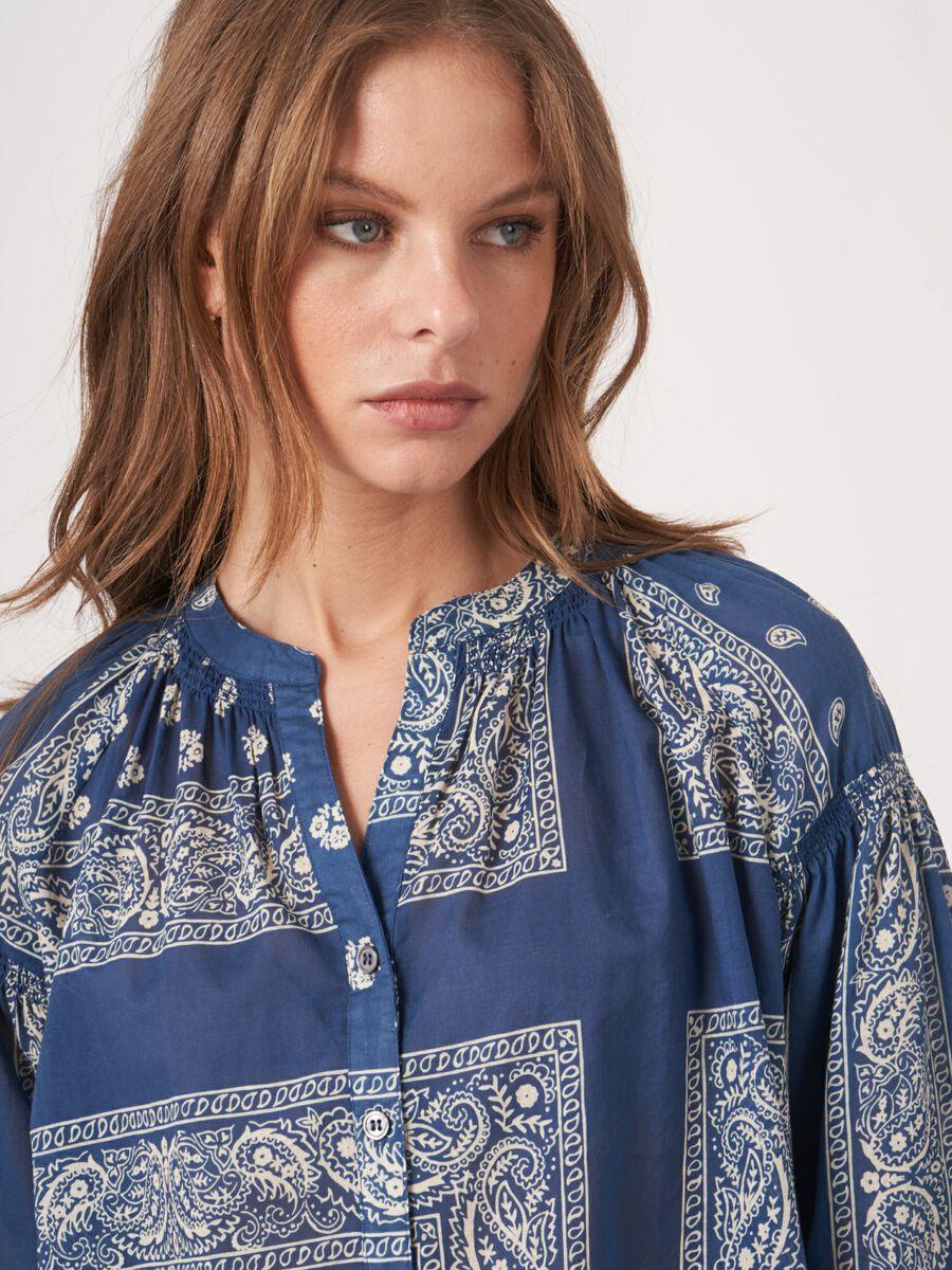 Repeat Cashmere Blouse Met Bandana Print