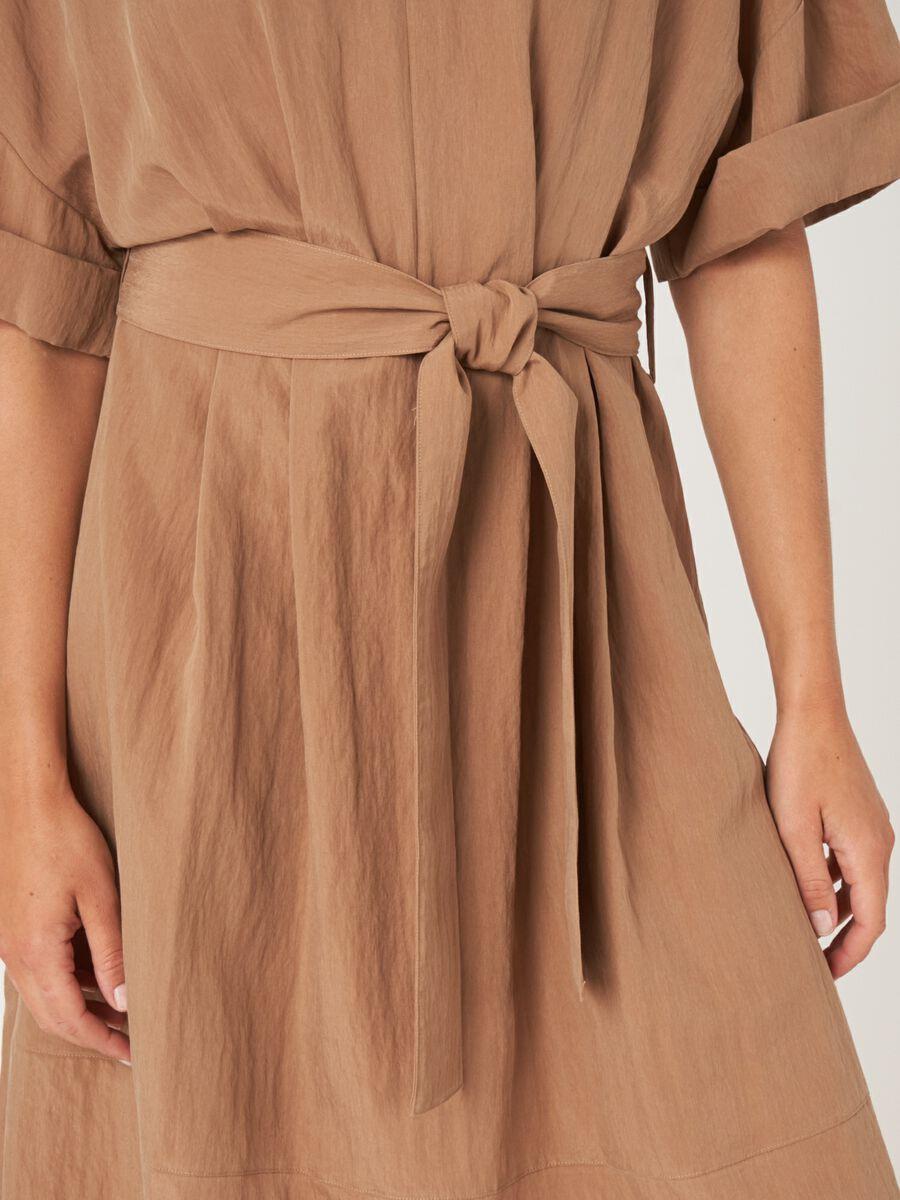 Repeat Cashmere Jurk Met Wijde Mouwen En Ceintuur