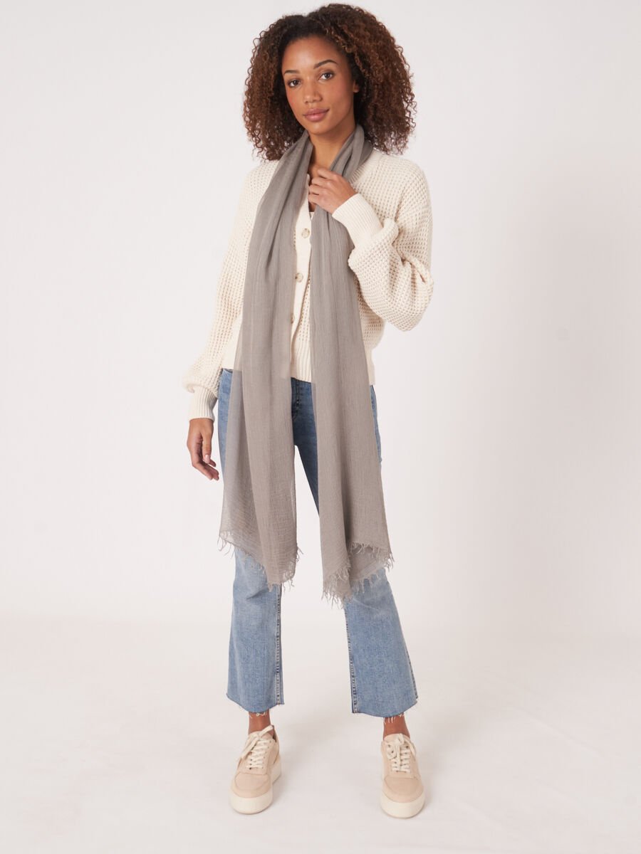 Repeat Cashmere Lichte Sjaal In Gekreukte Look