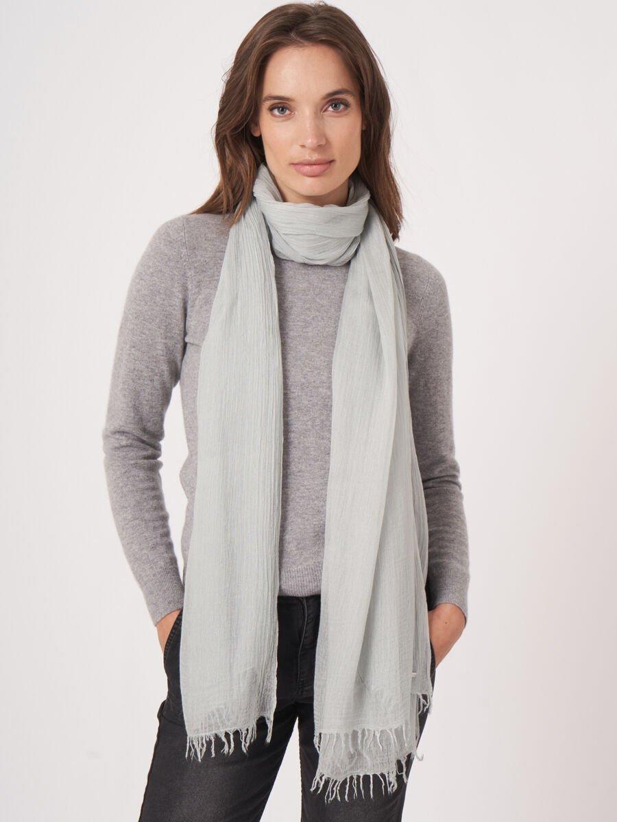 repeat cashmere Lichte sjaal in gekreukte look