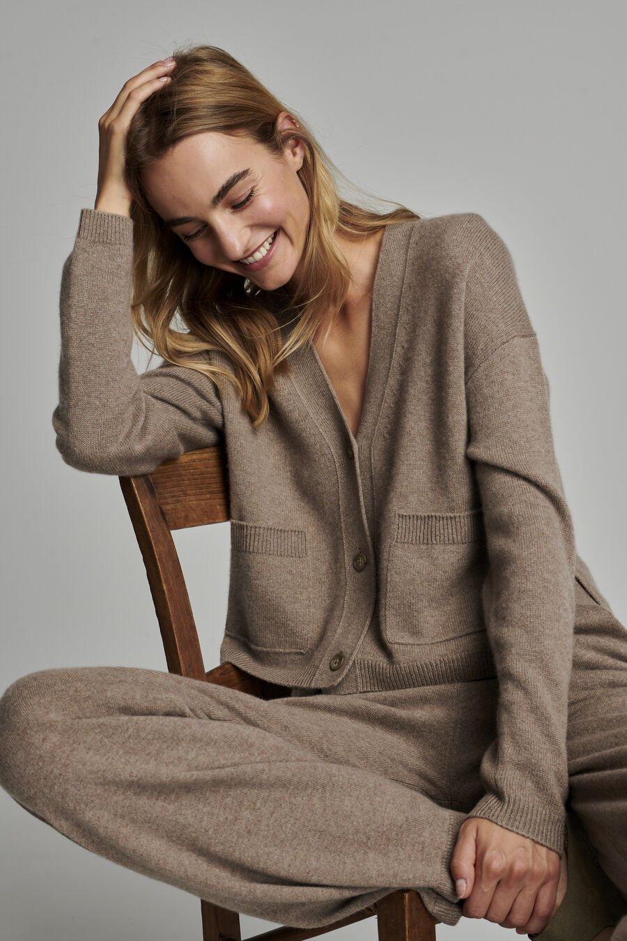 Repeat Cashmere Loose Fit Cashmere Vest Met Knopen