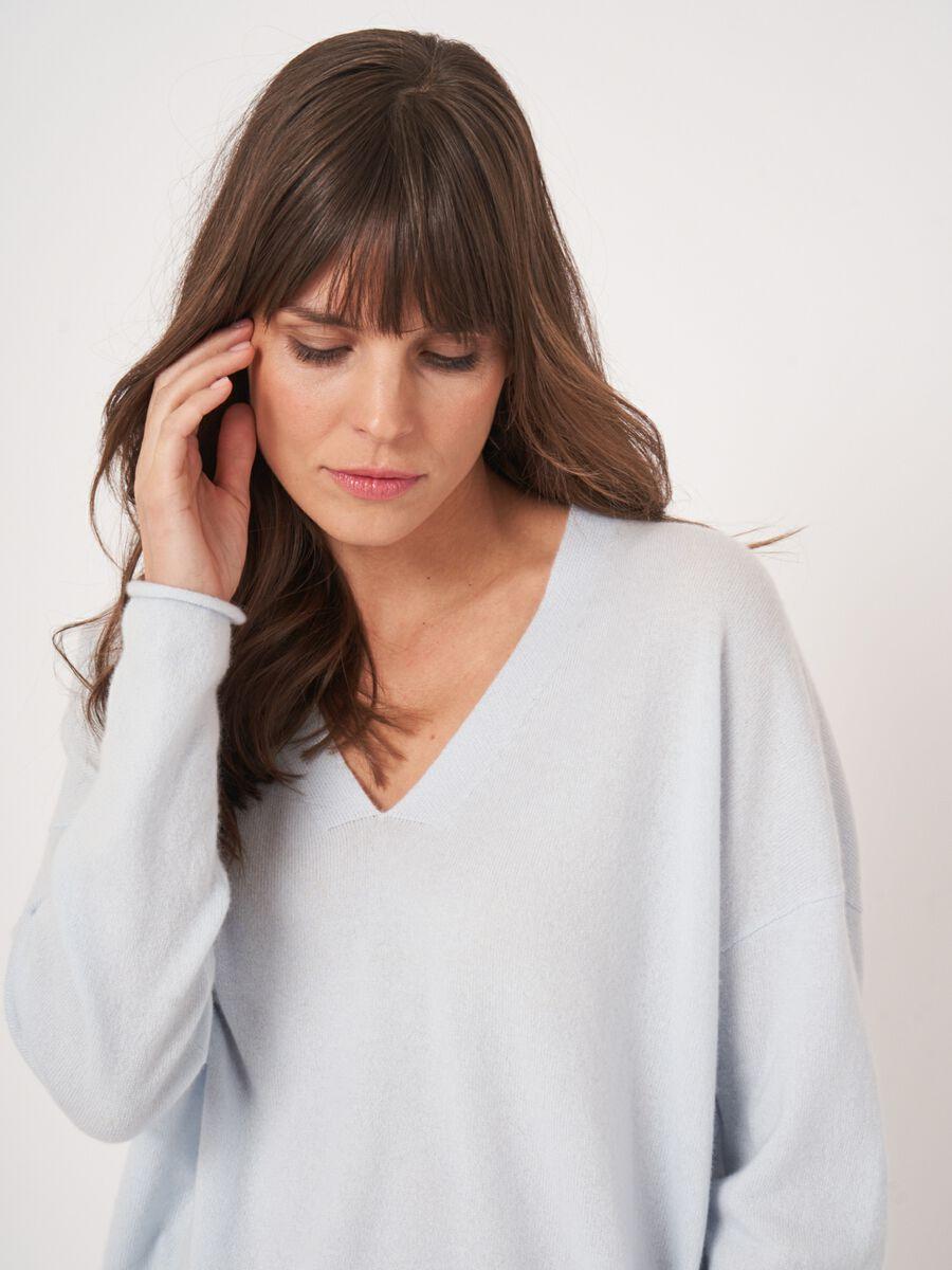 Repeat Cashmere Losvallende Cashmere V-hals Trui