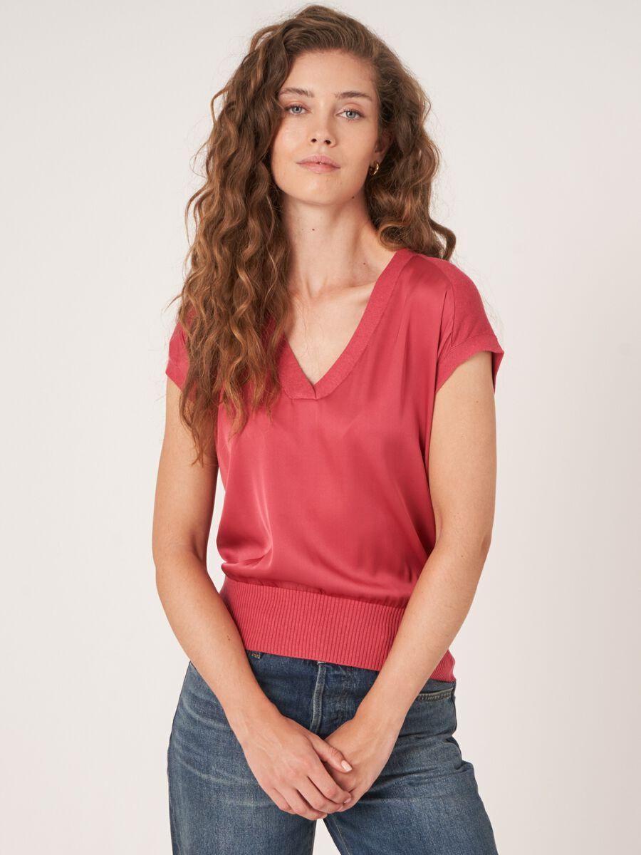 repeat cashmere Mouwloze trui met zijden voorkant repeat cashmere Mouwloze trui met zijden voorkant