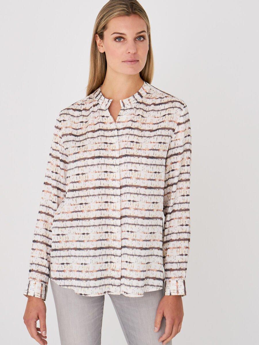 repeat cashmere Satijnen zijden blouse met gestreepte tie dye print