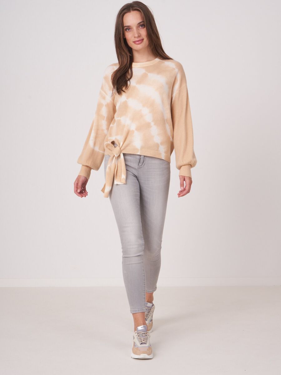 repeat cashmere Trui met tie-dye print en knoop aan de zoom van biologische cashmere