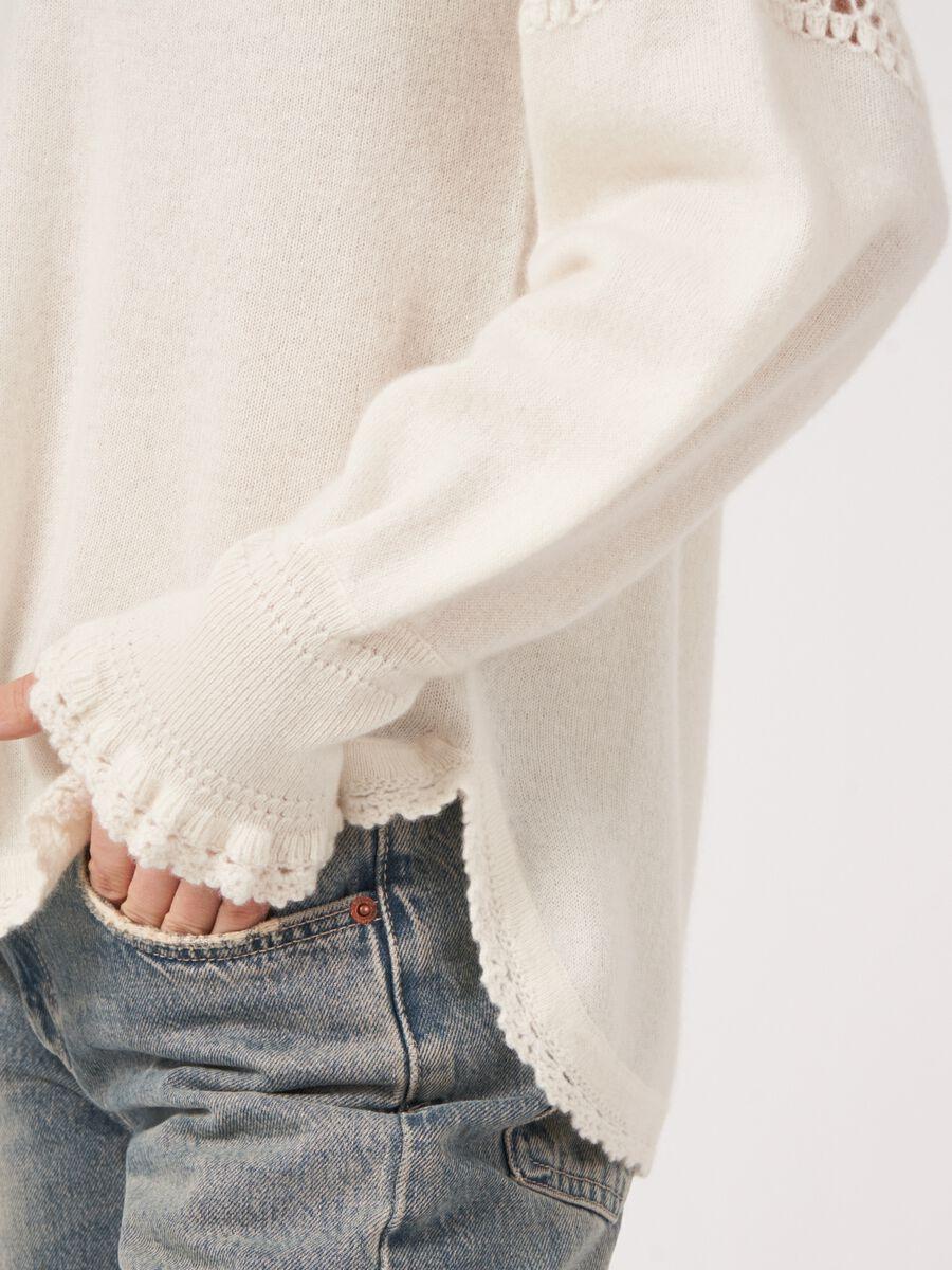 Repeat Cashmere Trui Van Biologisch Cashmere Met Handgemaakte Gehaakte Details