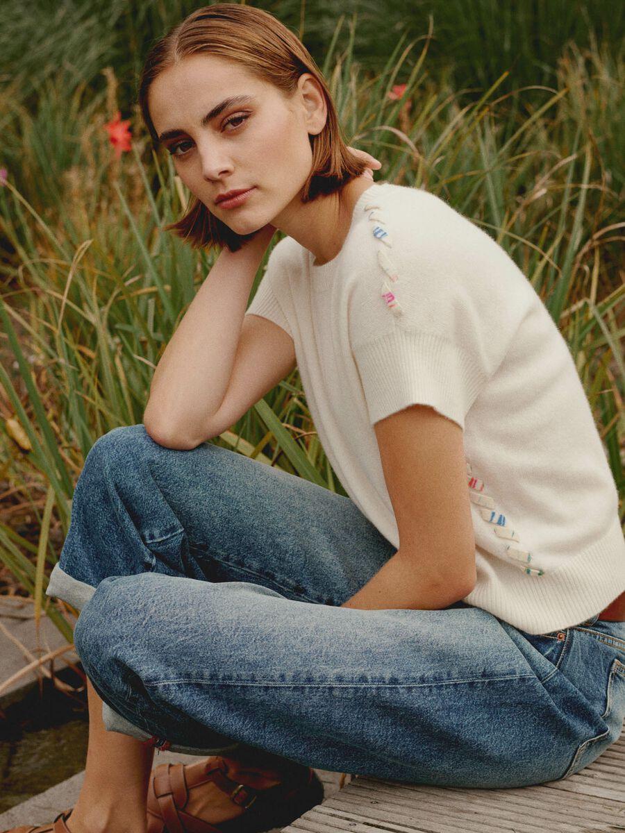 repeat cashmere Trui van cashmere met korte mouw en vlechtdetail met print