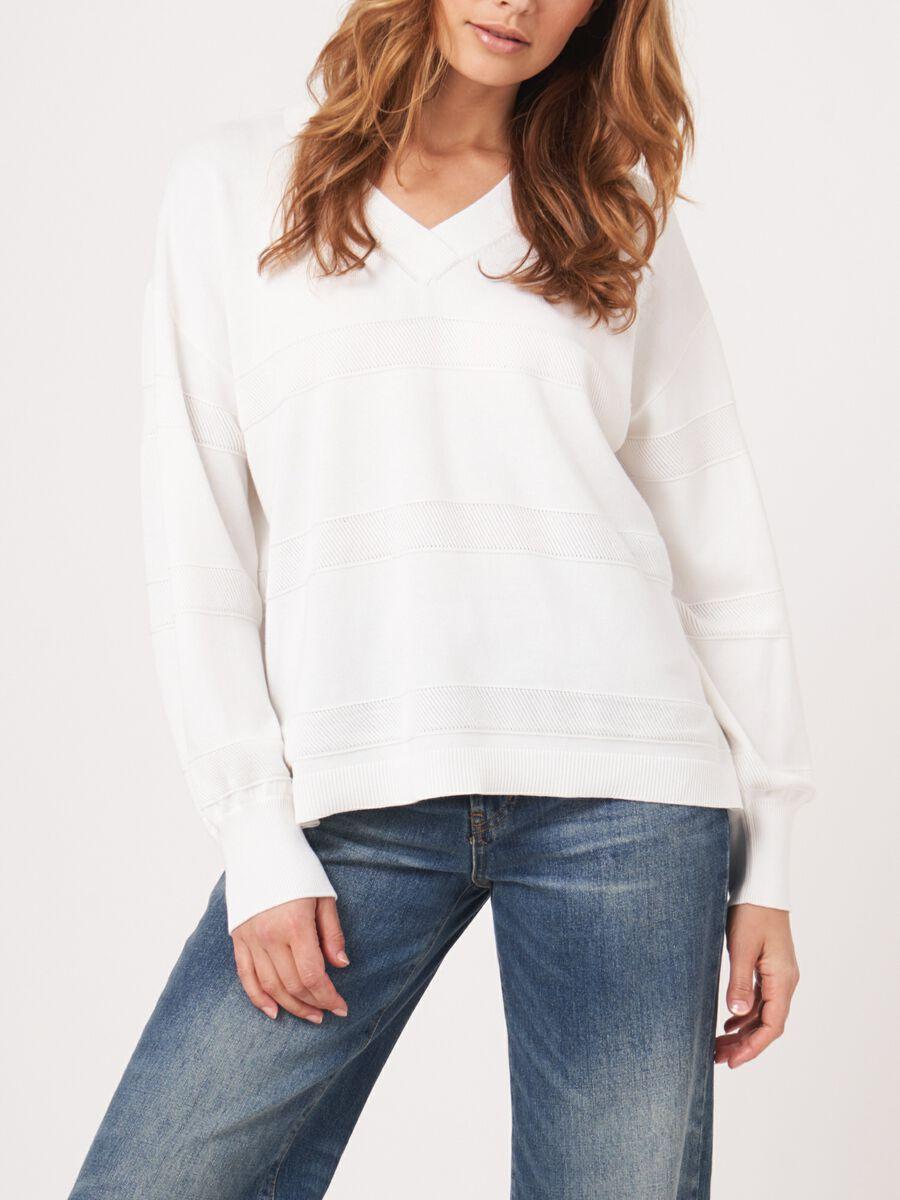 Repeat Cashmere V-hals Trui Met Getextureerde Strepen