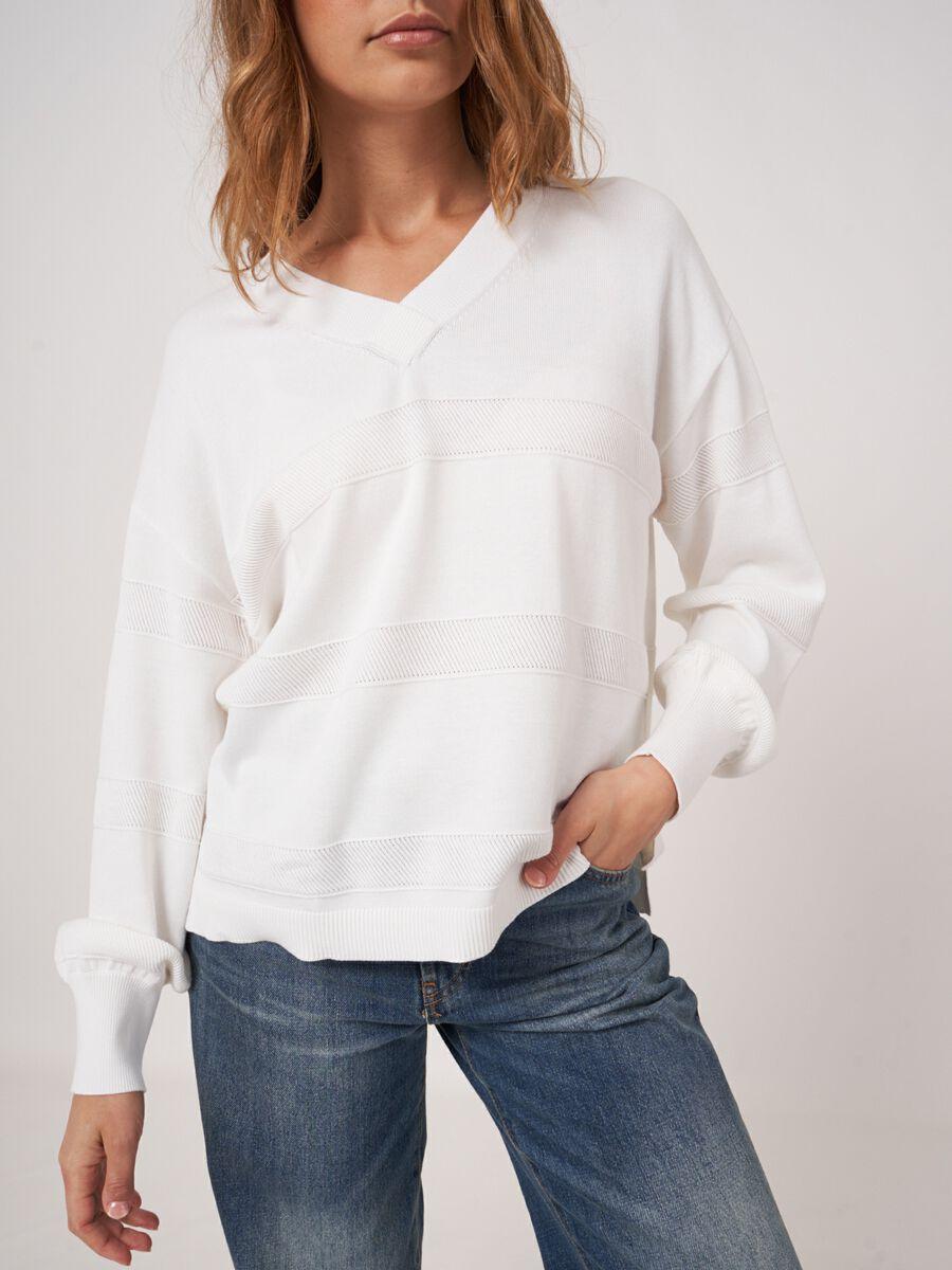 Repeat Cashmere V-hals Trui Met Getextureerde Strepen