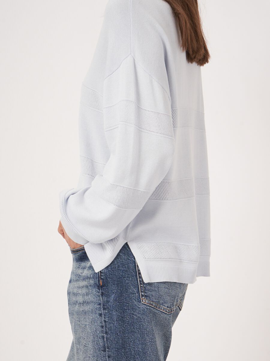 Repeat Cashmere V-hals Trui Met Getextureerde Strepen