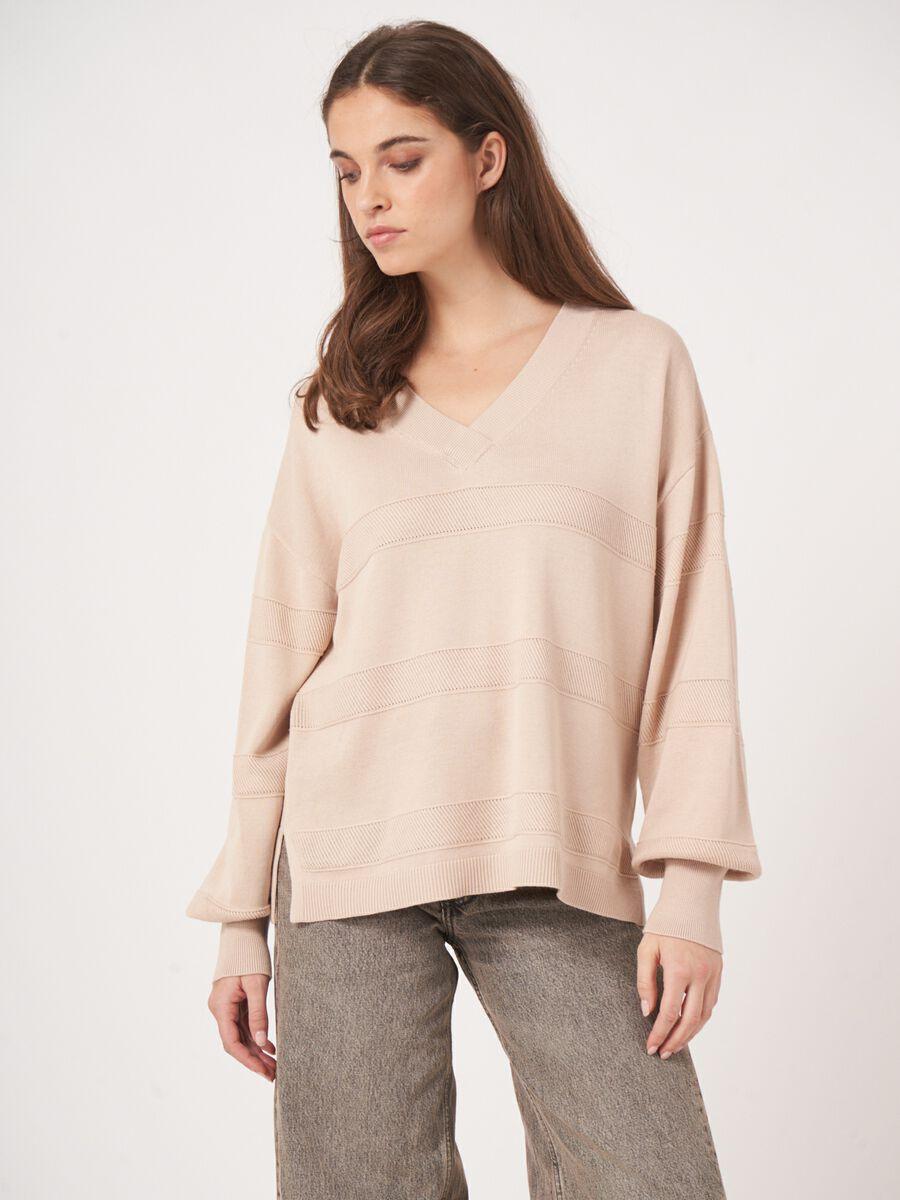repeat cashmere V-hals trui met getextureerde strepen