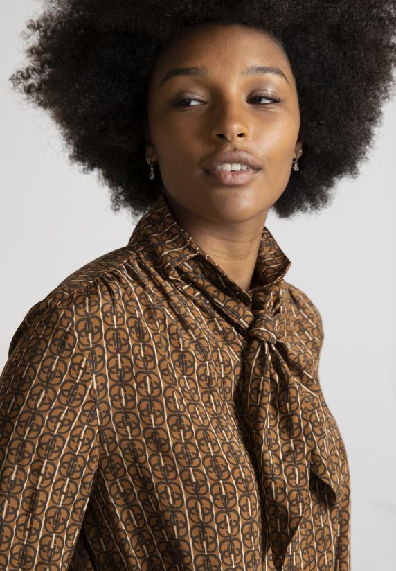 River Woods Hemdjurk Met Een Lintje Aan De Kraag In Bruin