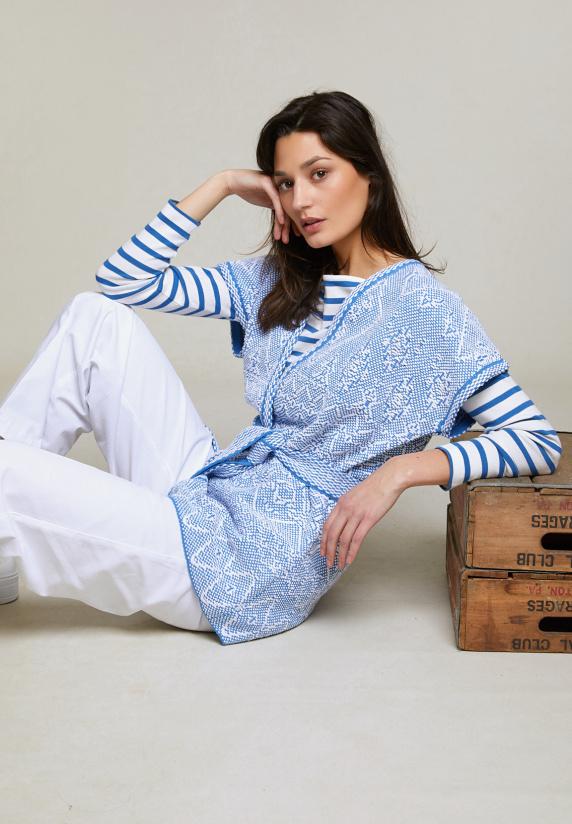 River Woods Blauw/witte Mouwloze Kimono Met Riem