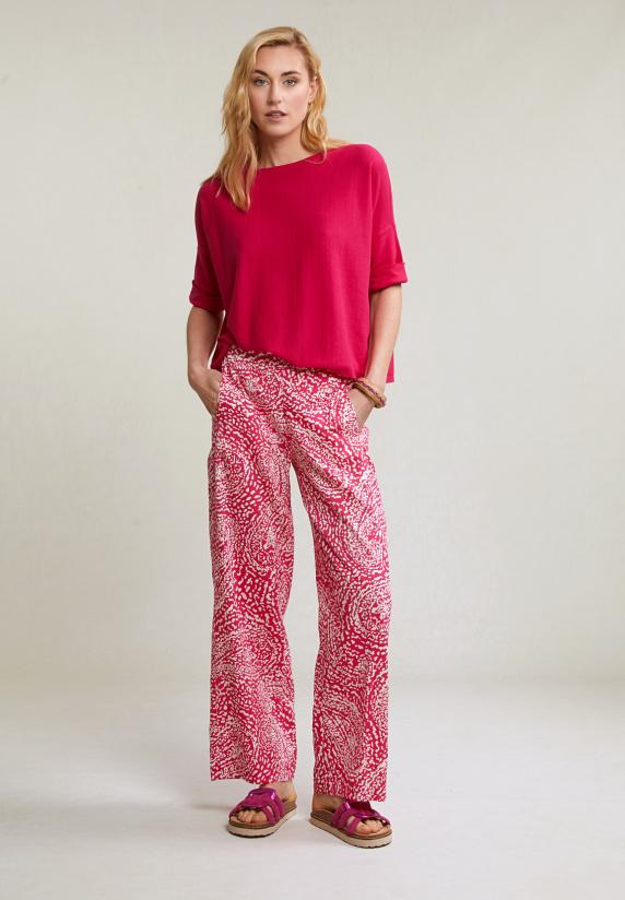 River Woods Fuchsia Trui Ronde Hals Detail Op Rug