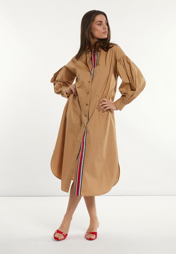 river woods Katoenen jurk met riem pofmouwen beige