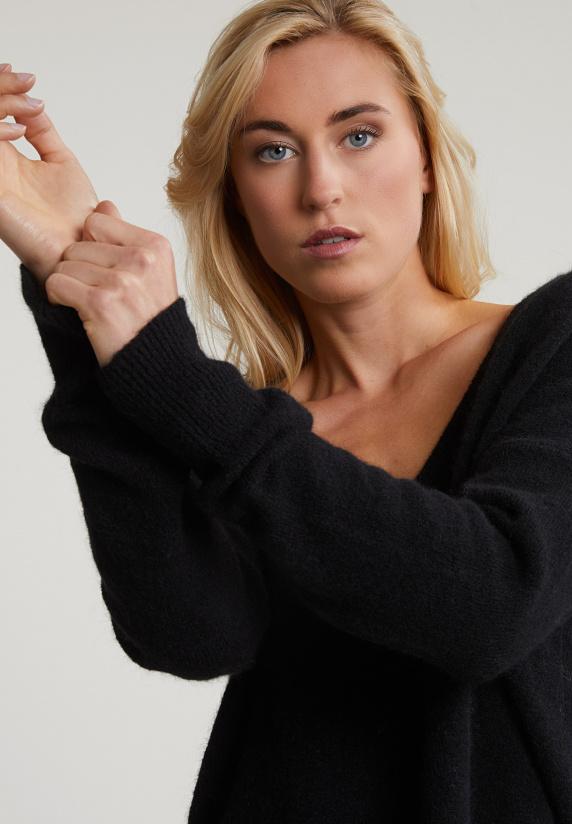 River Woods Zwarte V-hals Trui Lange Mouwen