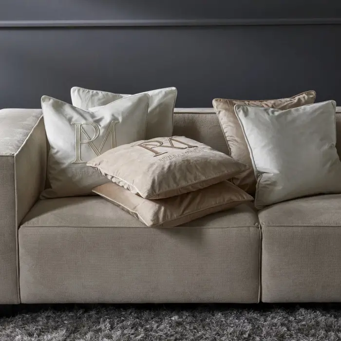 Riviera Maison Kussenhoes RM Monogram Velvet Wit 50x50