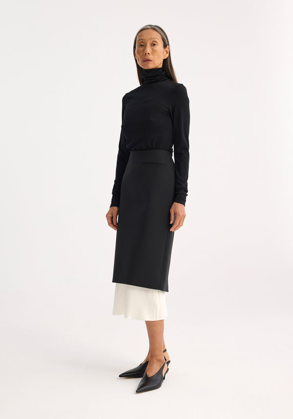 Róhe Light-weight Merino Wool Turtleneck | Black