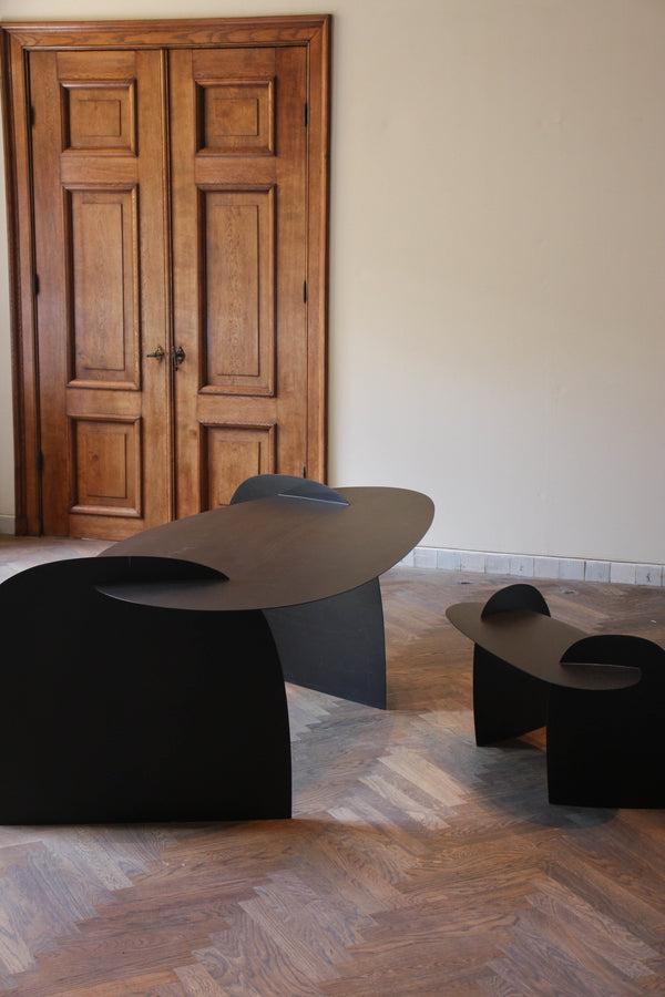 Róhe Sculpted Table | 9845