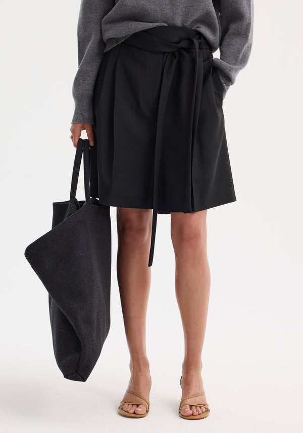 Róhe Tailored Belted Shorts | Black