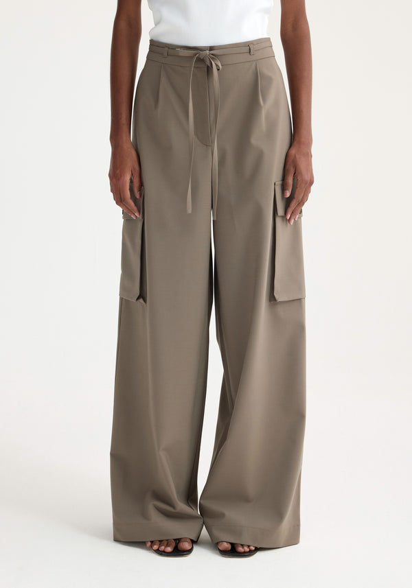 Róhe Tailored Cargo Trousers | Taupe
