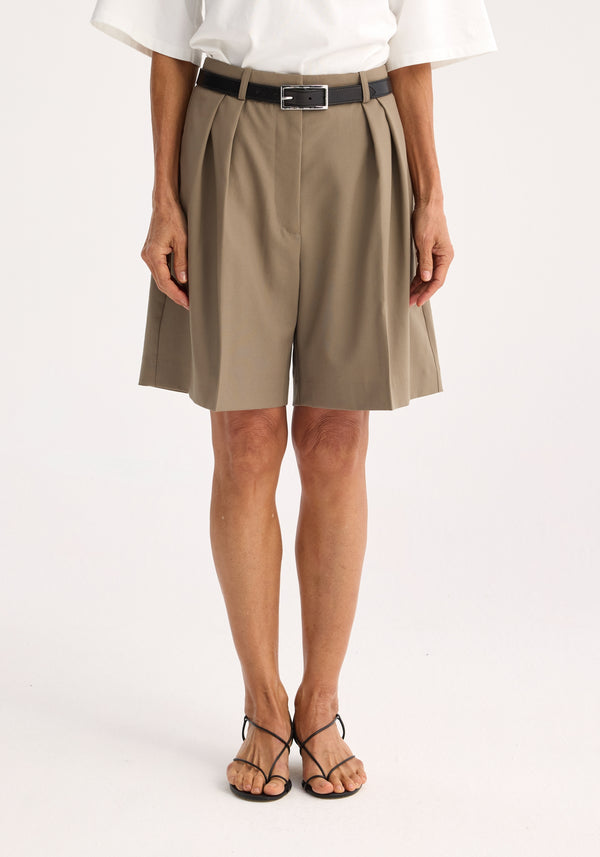 Róhe Tailored Wide Leg Shorts | Khaki