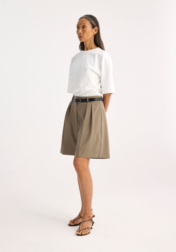Róhe Tailored Wide Leg Shorts | Khaki